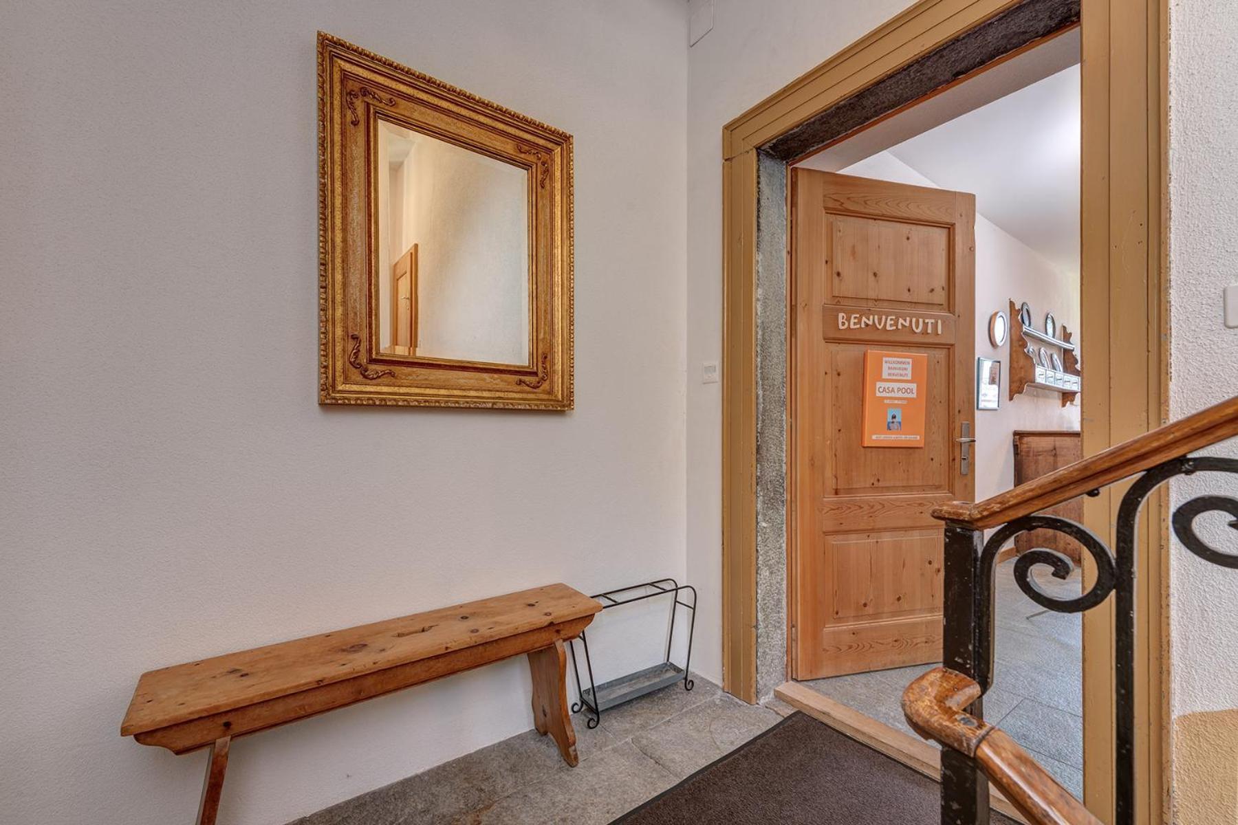 Casa Pool Tra St Moritz E Il Di Castasegna